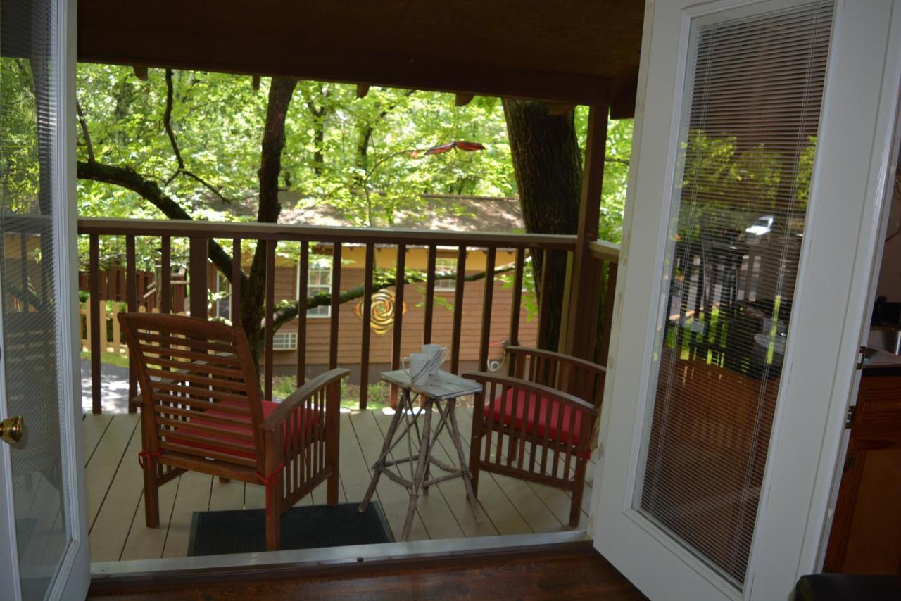 The Woods Cabins Eureka Springs Værelse billede