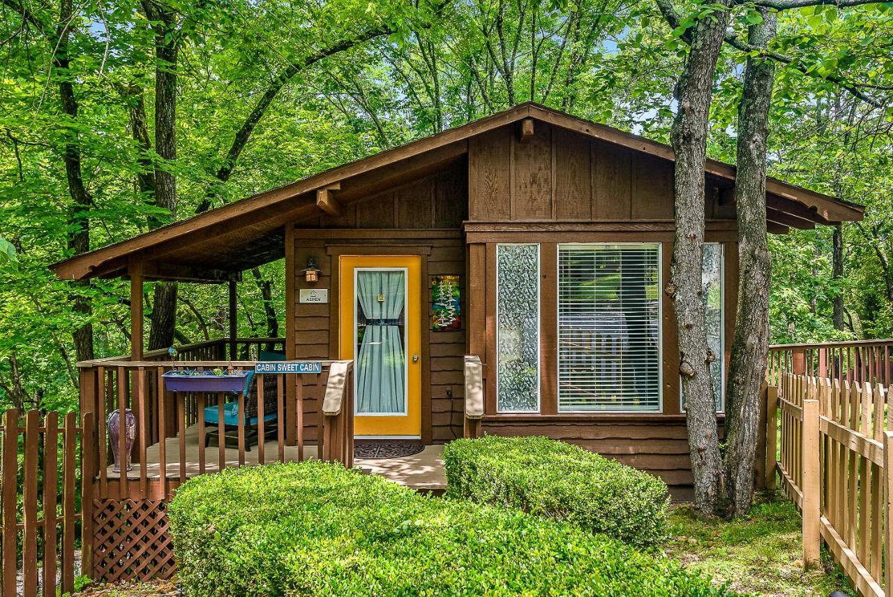The Woods Cabins Eureka Springs Eksteriør billede